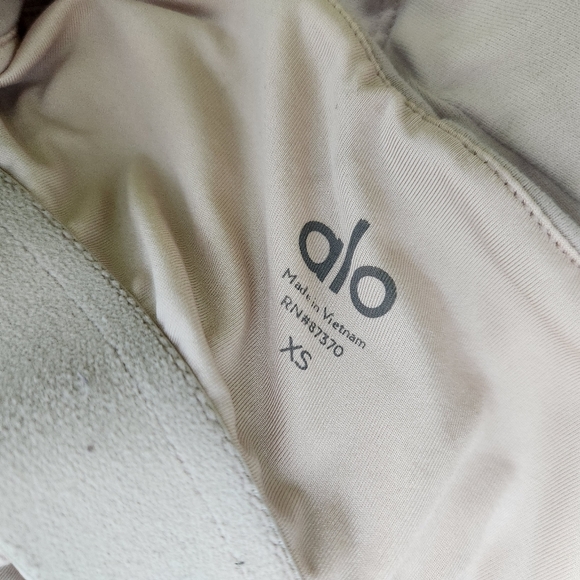 Alo Sandstone Bind Fitted Bra Tank - Picture 4 of 6